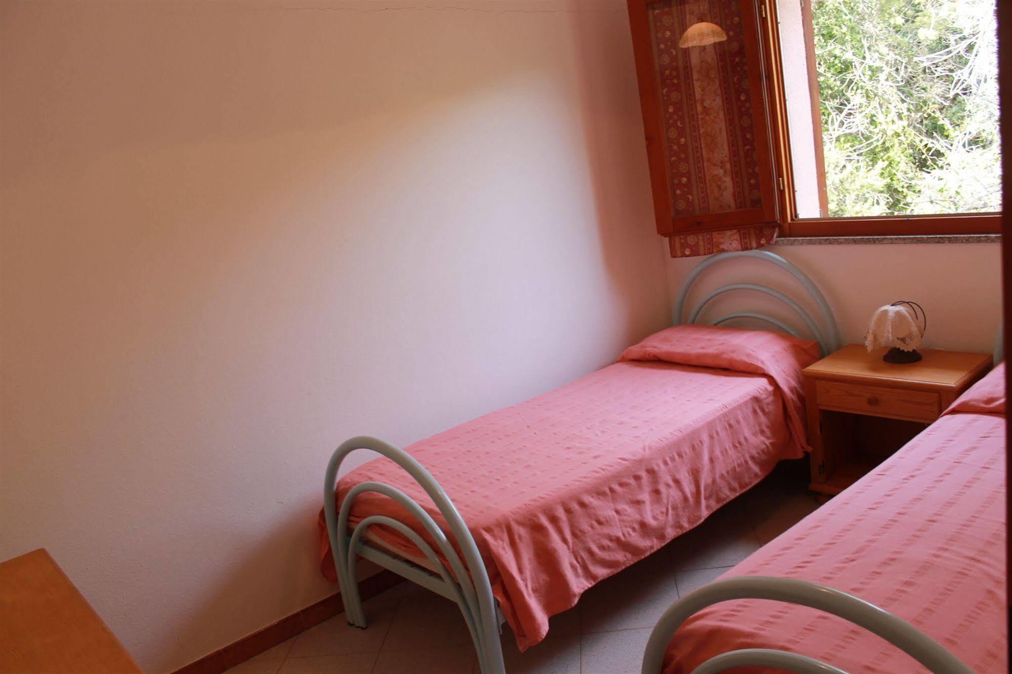 Rena Garden Apartments Санта-Тереза-Галлура Экстерьер фото